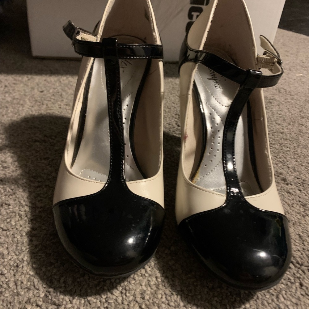 Dexflex Comfort Black and white T-Strap Heels